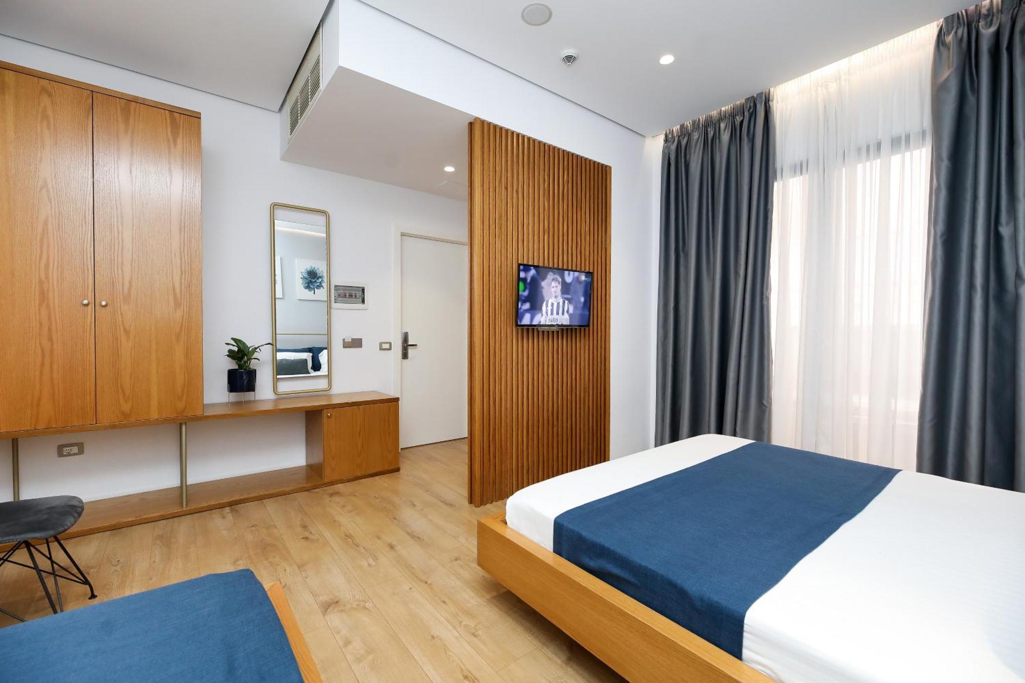 H&M Hotel Vlore Bagian luar foto